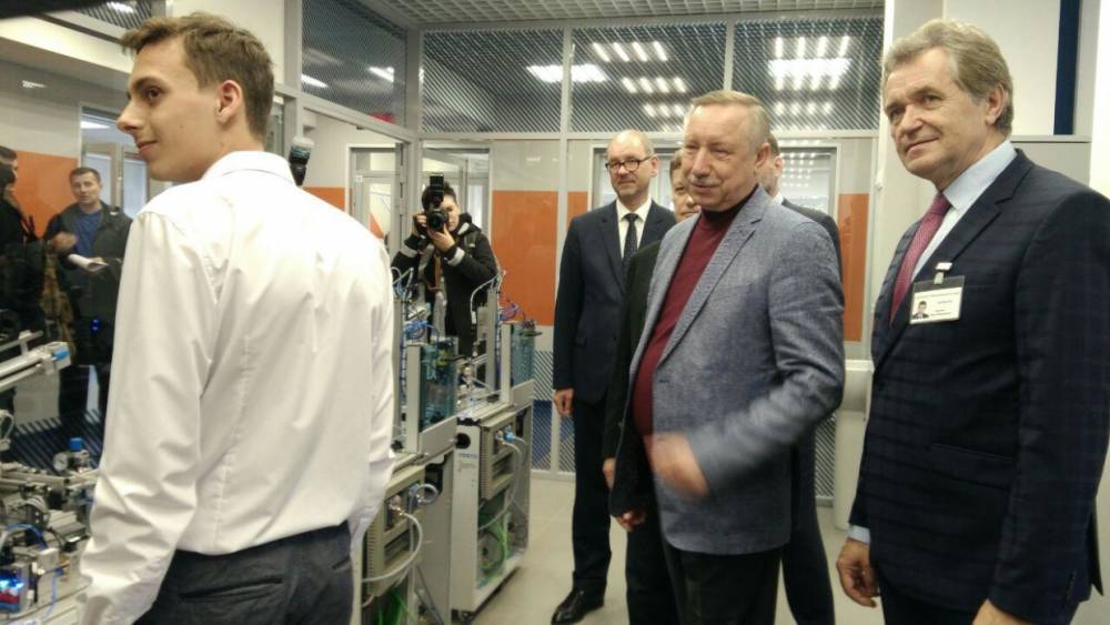Беглов планирует открыть&nbsp;в Петербурге 50 центров инженерных и роботизированных технологий