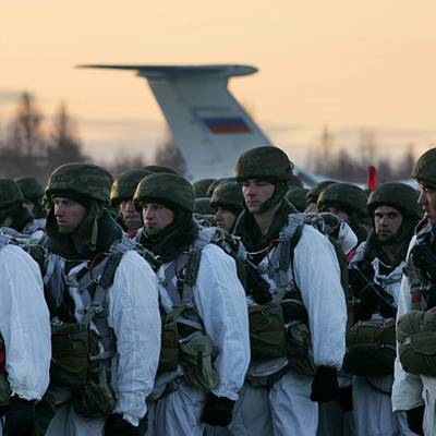 Российские десантники отработали все формы высадки в рамках учений "Центр-2019"