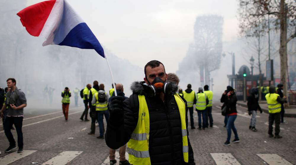 В Париже задержаны 30 человек в канун манифестаций "желтых жилетов"