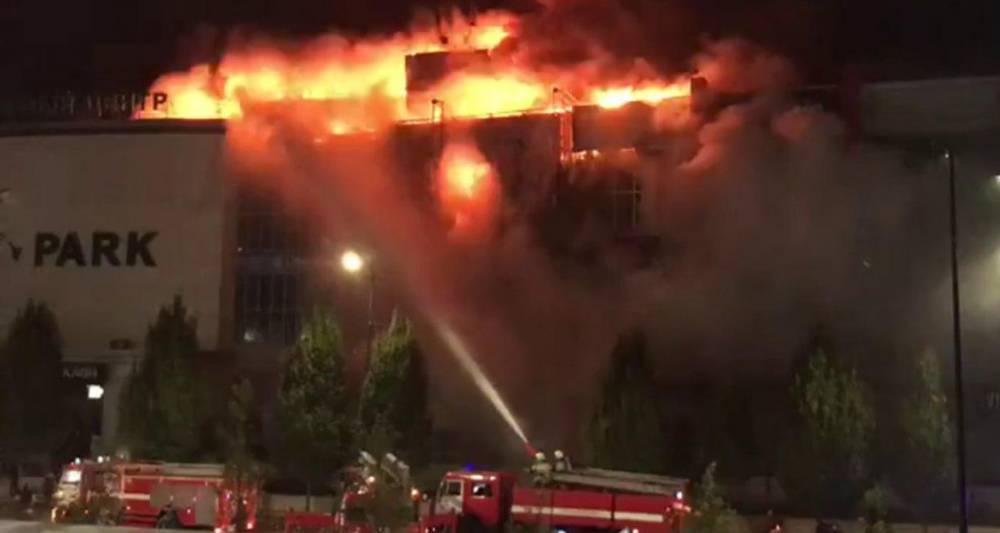 Пожар в торговом центре в Грозном потушен