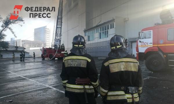 Пожар в старейшем ТЦ Владивостока потушили за семь часов