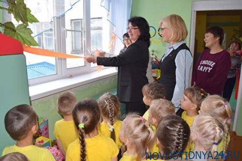 В Коми чиновники торжественно открыли новые окна в детсаду