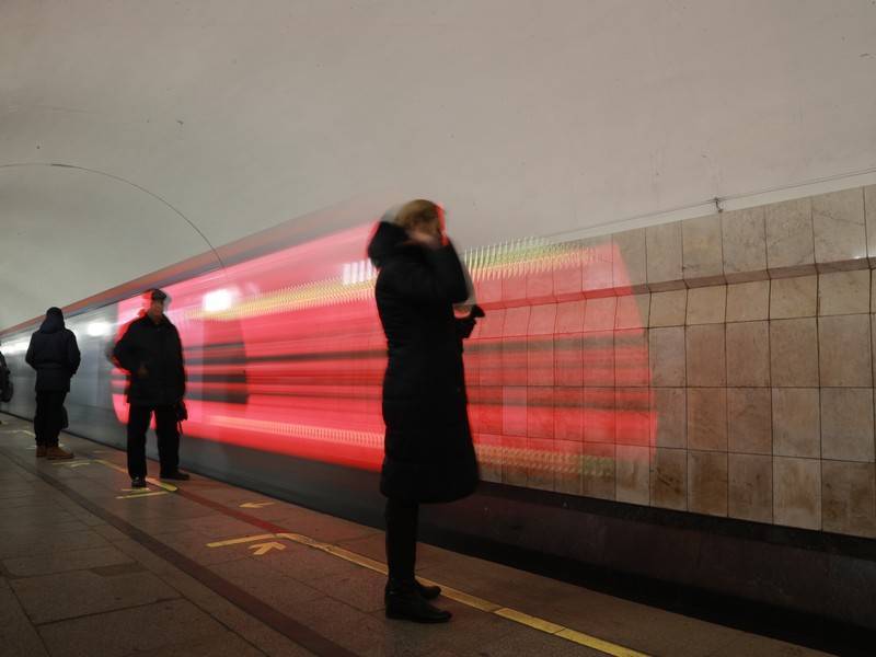 Пассажир упал на рельсы на «серой» ветке московского метро