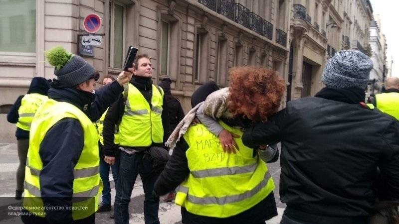 Полиция задержала 152 человека во время протестов в Париже