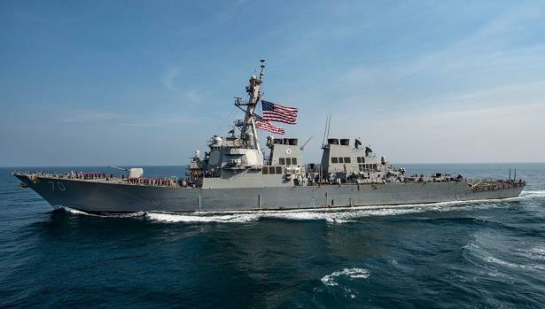 «Закрыть брешь в обороне»: США перебросили в Персидский залив эсминец