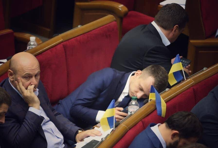 Депутат от "Слуги народа" уснул в Раде