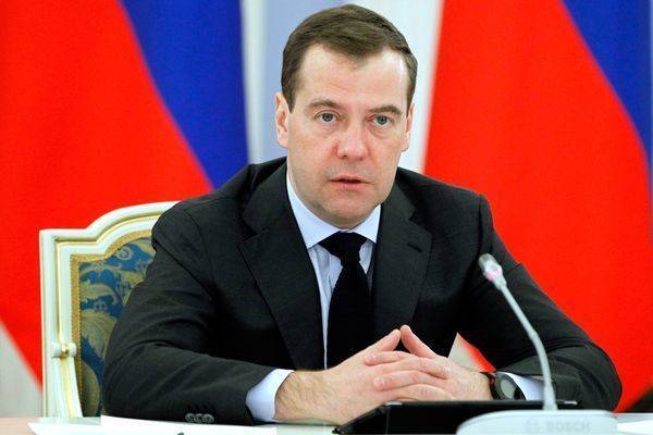 Премьер пообещал регионам России триллионы рублей