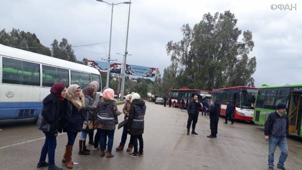 Около 1,4 тыс. беженцев вернулись в Сирию за сутки из Ливана и Иордании