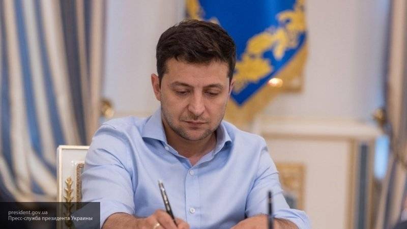 Верховная рада наделила Зеленского правом лично определять порядок обороны Украины