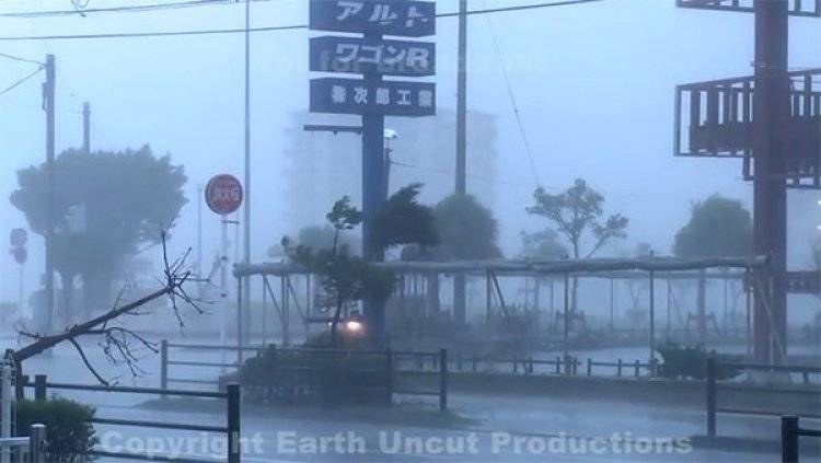 Около 20 человек пострадали из-за тайфуна в Японии