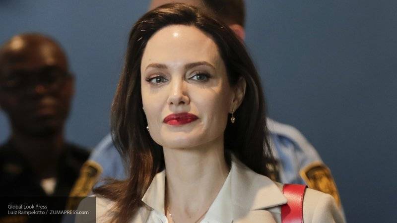 Первые кадры со съемок фильма "Вечные" с Джоли появились в Сети