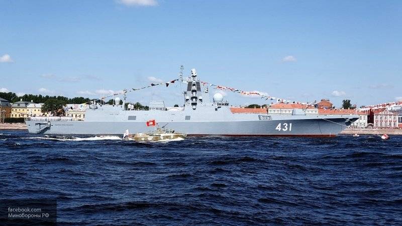 Фрегат "Адмирал флота Касатонов" провел артиллерийские стрельбы в Балтийском море