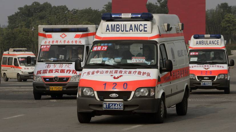В Китае грузовик въехал в толпу пешеходов