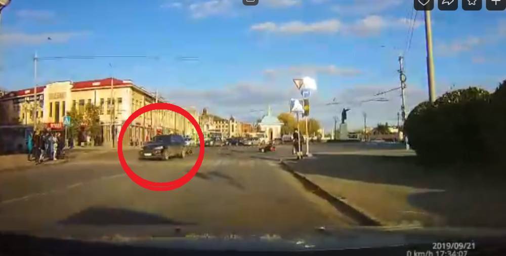Смертельное ДТП с мотоциклистом в Томске сняли на видео