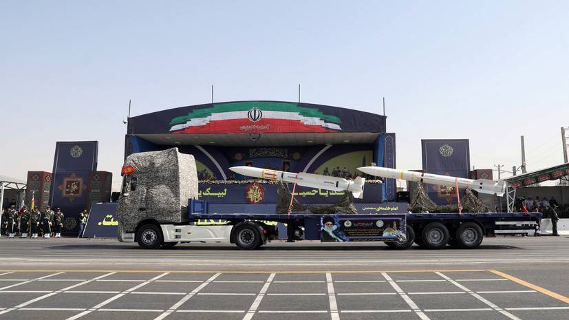 Иран представил новые баллистические ракеты на военном параде