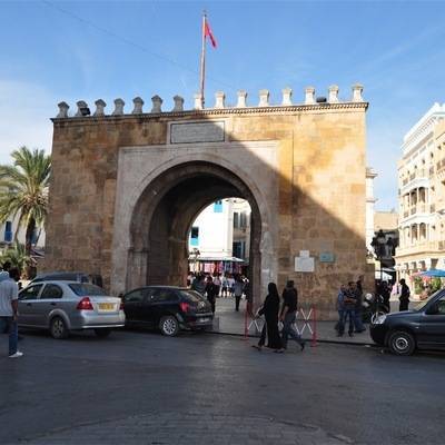 Британские туристы захвачены сотрудниками отеля в Тунисе