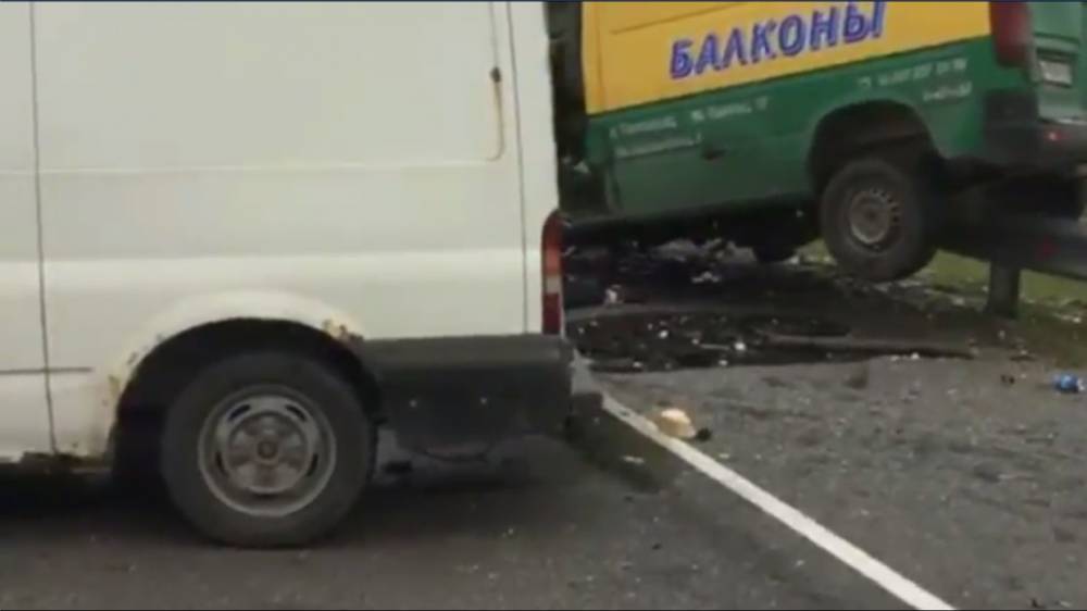 Под Гусевом в ДТП скончались водители двух микроавтобусов