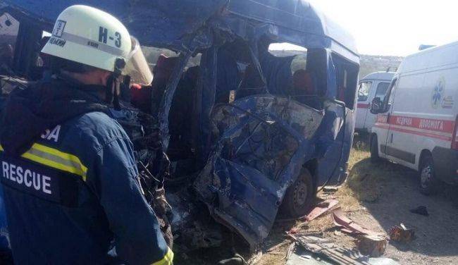 Под Одессой столкнулись микроавтобус и грузовик, погибли девять человек