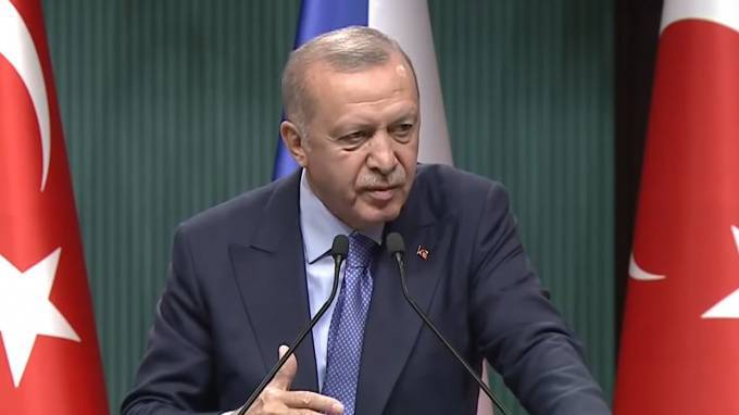 Эрдоган рассказал о новой операции в Сирии на востоке от Евфрата