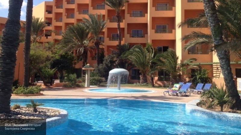 Британских туристов взяли в заложники сотрудники отеля в Тунисе