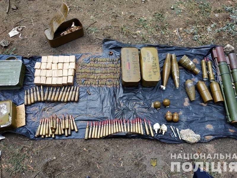 Полицейские нашли склад боеприпасов у заброшенной шахты в Луганской области