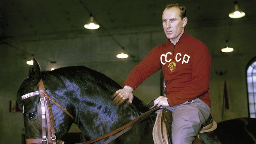 Скончался легендарный чемпион СССР по конному спорту Иван Кизимов