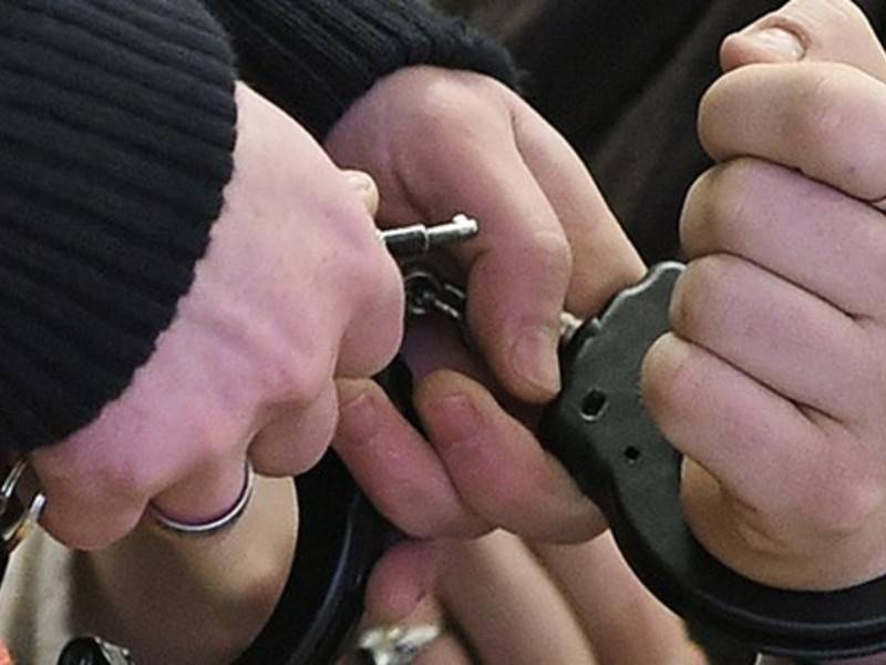Суд в Саратове арестовал зарезавшего девушку студента