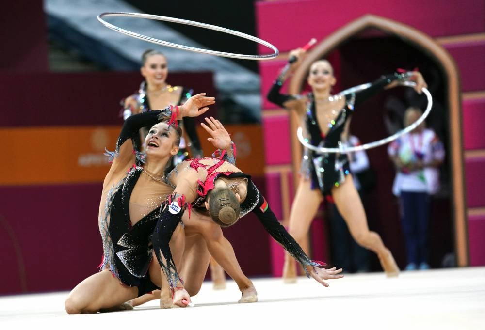 Россиянки выиграли в упражнениях с обручами и булавами на ЧМ