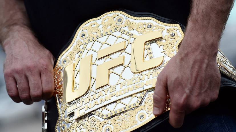 Американского бойца забросали мусором на турнире UFC Fight Night 159
