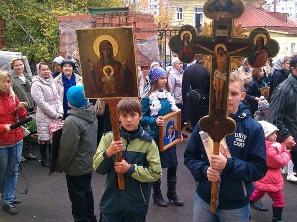 Детский крестный ход прошел в Екатеринбурге