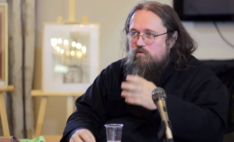 Священник РПЦ раскритиковал протоиерея Смирнова за его шутку о сквернословии