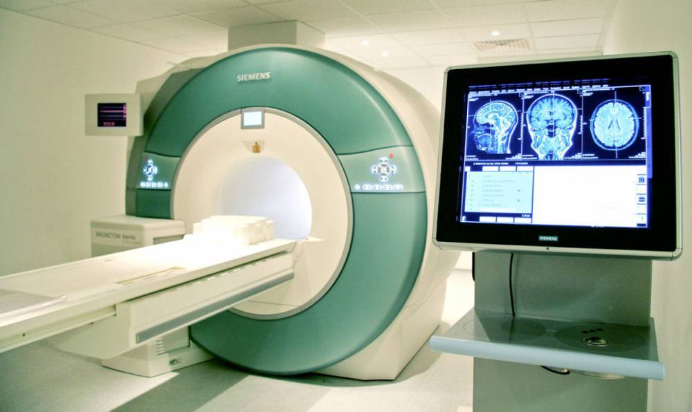 Два томографа и три маммографа поставят в псковские больницы
