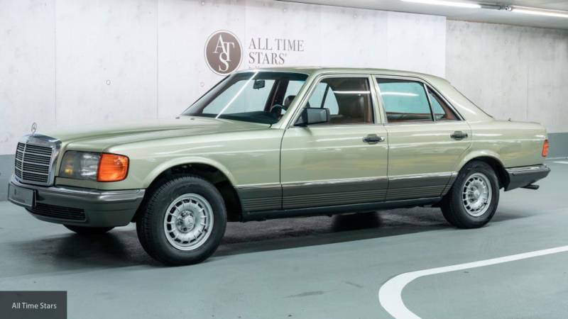 Музей продает 37-летний Mercedes-Benz с заводской гарантией