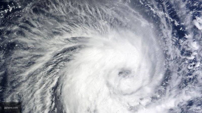 Миновавший Приморский край тайфун "Тапа" направился в сторону Японии