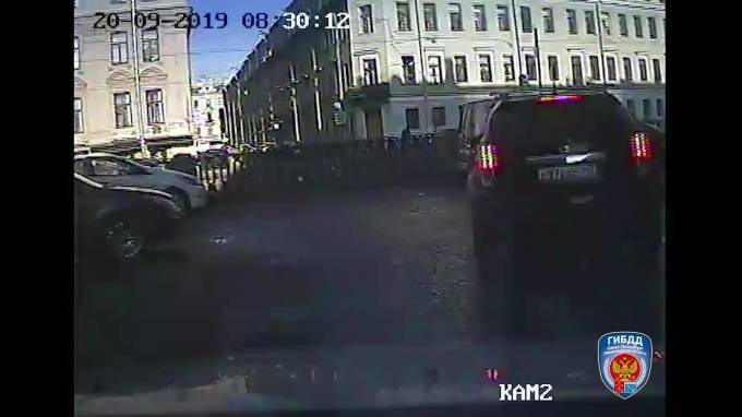 Видео: полиция устроила погоню за "Кадилаком" в центре Петербурга