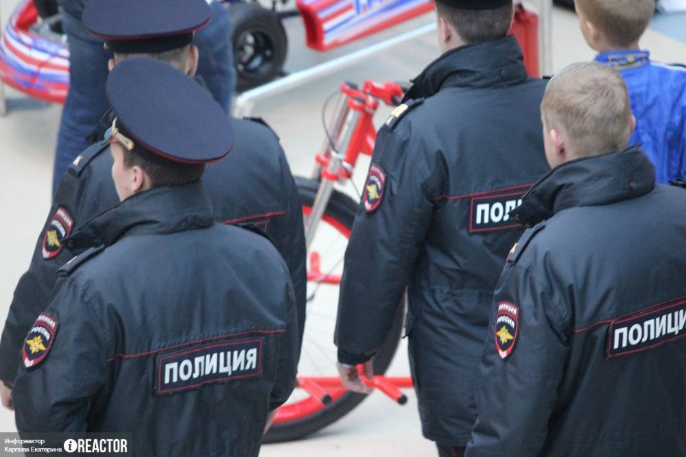 Шесть человек госпитализированы после массовой драки в Петербурге