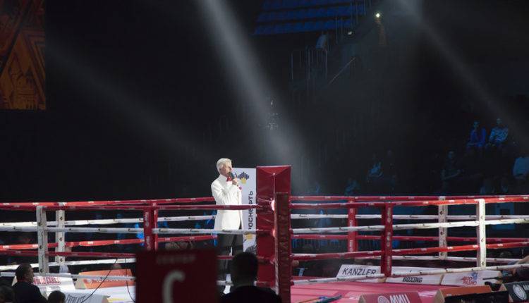 Боксер Жалолов из Узбекистана победил на ЧМ в Екатеринбурге в категории свыше 91 кг