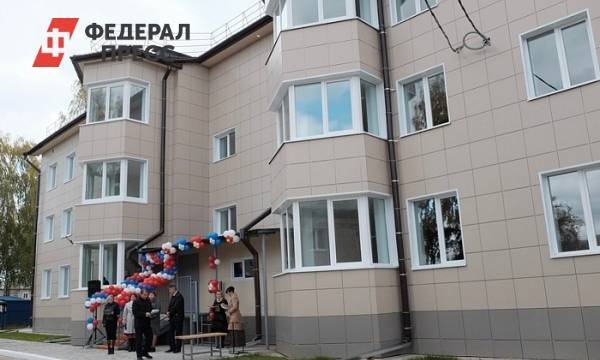 Губернатор Кировской области вручил ключи от новых квартир жителям Вятскополянского района