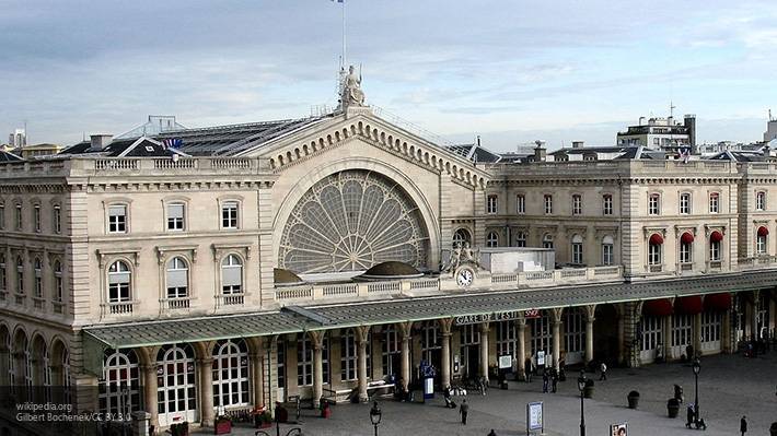 Несчастный случай парализовал движение поездов на севере Парижа