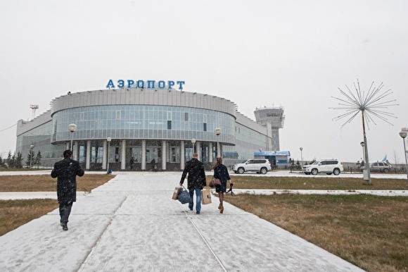В аэропорту Салехарда из-за непогоды задержаны вертолетные и самолетные рейсы