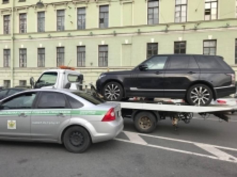 За долг в 4,5 млн рублей петербуржец лишился своей машины