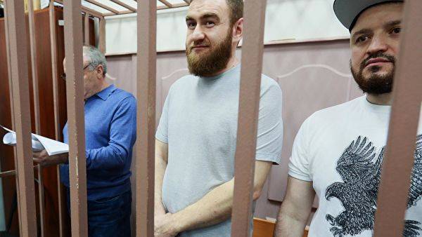 Следствие попросило суд продлить арест Рауфу, Раулю и Руслану Арашуковым