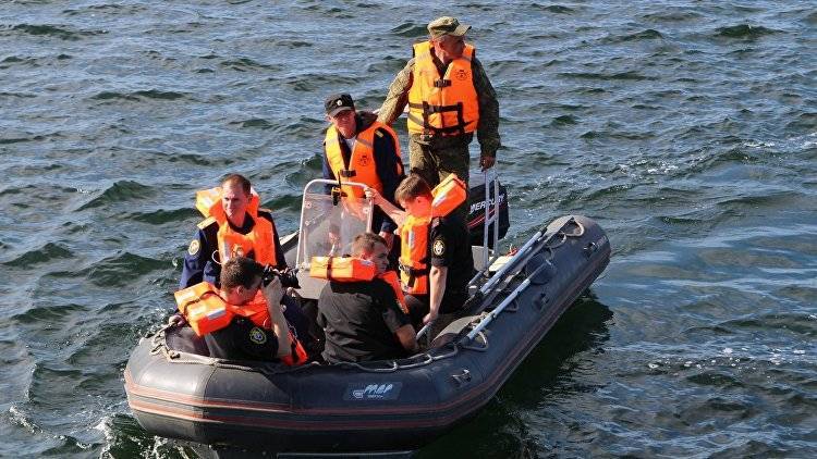 Фотофакт: криминалисты крымского Следкома расследовали "гибель" корабля