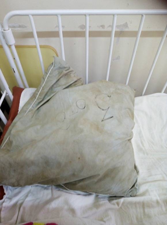 «Вынуждена спать на полу». В Кургане родители пожаловались на ужасы инфекционной больницы