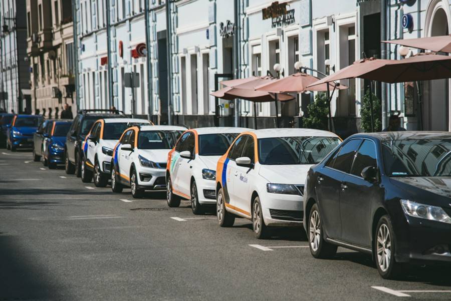 Такси и каршеринг для москвичей оказались дешевле личного авто