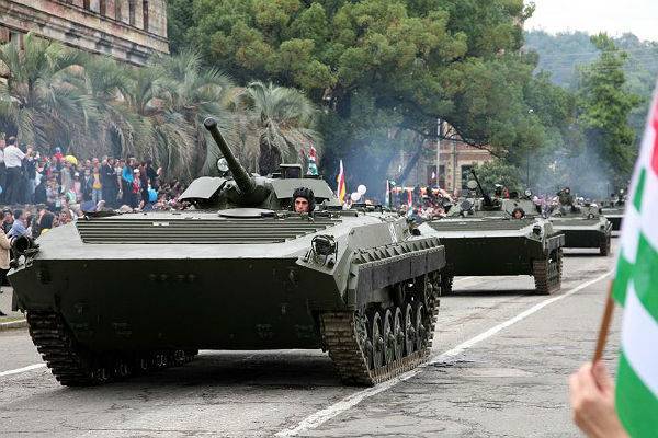 Путин велел оплатить модернизацию армии Абхазии