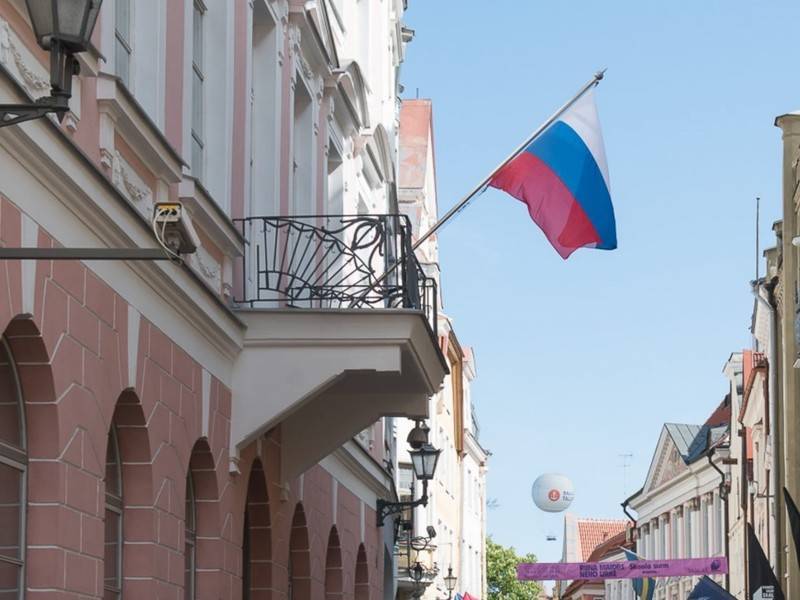 Дипломаты РФ приняли участие в праздновании годовщины освобождения Таллина