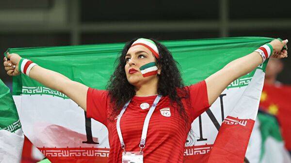 ФИФА призвала Федерацию футбола Ирана разрешить допускать женщин на матчи