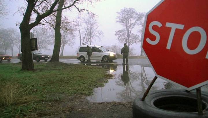 Украина закрыла один из автомобильных КПП на границе с Крымом
