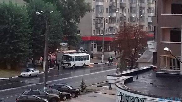 В Белгороде автобус врезался в группу пешеходов, пострадал ребенок